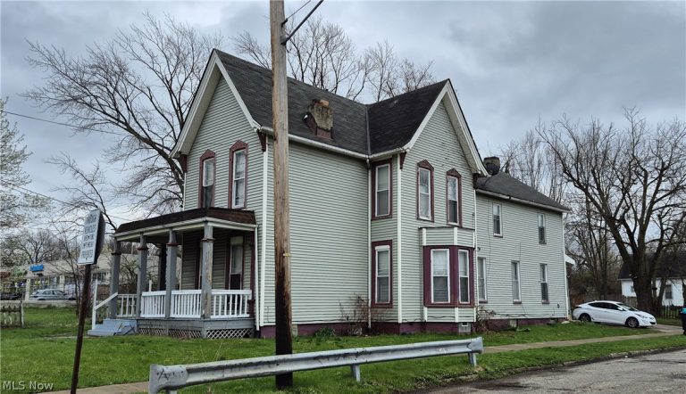 7202 Harvard Avenue, Cleveland, OH - Photo 2