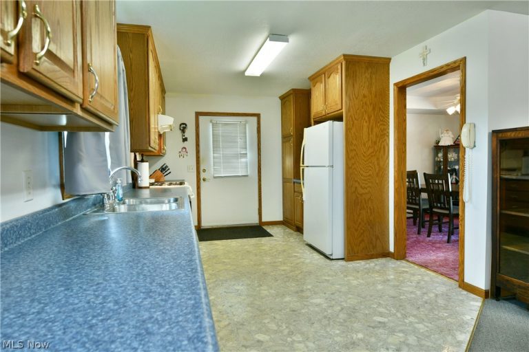 3391 Lyntz Townline Road, Warren, OH - Photo 8