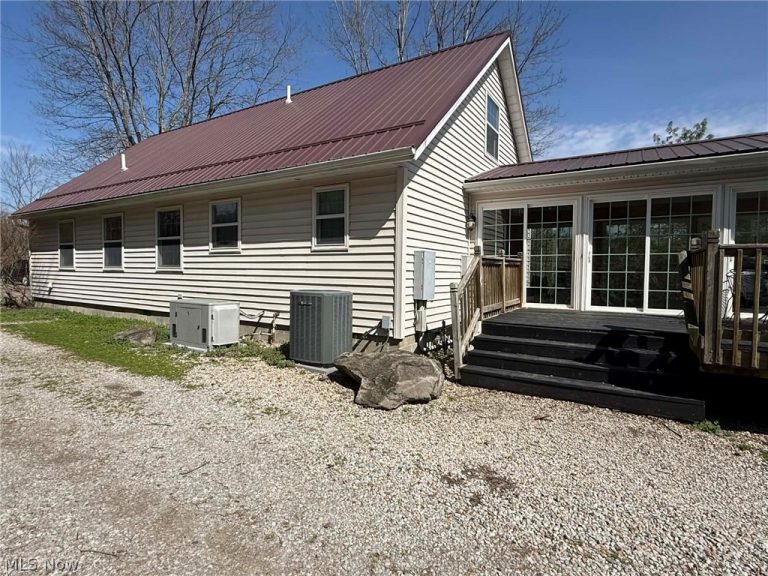 7170 Old Town Road, Mount Perry, OH - Photo 2