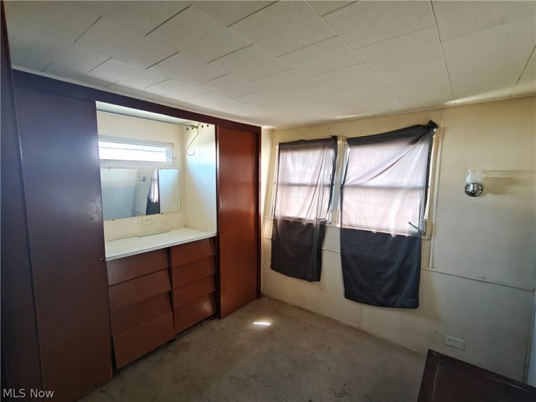 8112 Russell Lane, Cleveland, OH - Photo 8