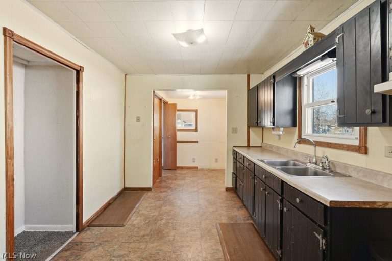 448 Fritsch Avenue, Akron, OH - Photo 8