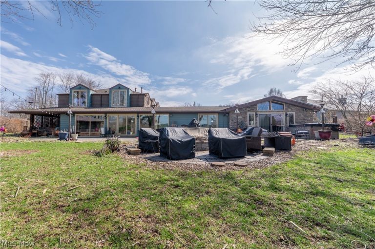 2023 Lakewood Road, Sherrodsville, OH - Photo 3