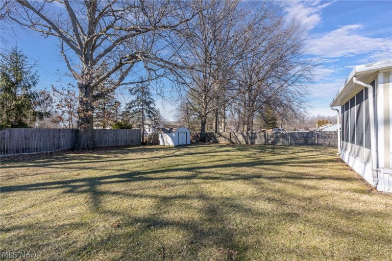 1260 Meadowview Lane, Amherst, OH - Photo 8