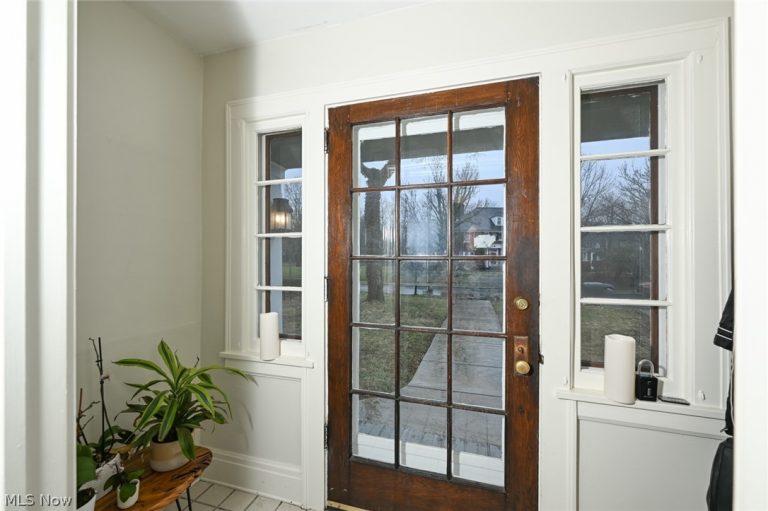 2927 Huntington Road, Shaker Heights, OH - Photo 3