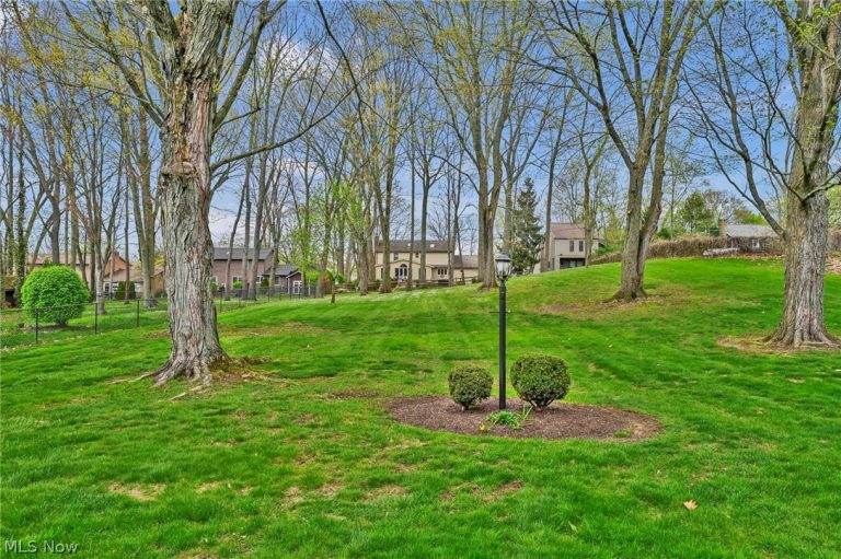 5637 Griffith Avenue, North Canton, OH - Photo 3