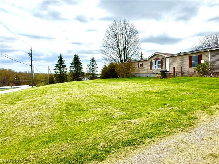 39 Township Road 677, Steubenville, OH - Photo 3