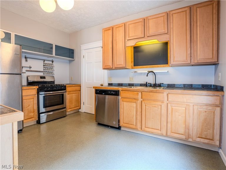 10105 Baltic Road, Cleveland, OH - Photo 4