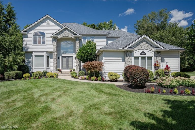 28495 Blue Pond Trail, Solon, OH - Photo 3