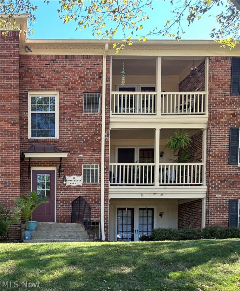 42 Gloucester Court #3A, Akron, OH, 44313