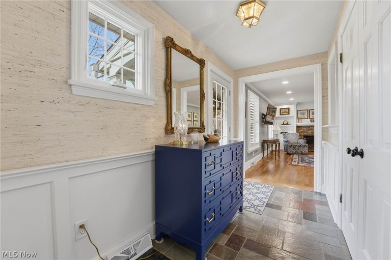 2033 Red Coach Road, North Canton, OH - Photo 8