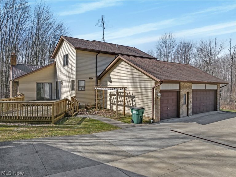 13015 Pearl Road, Chardon, OH - Photo 5