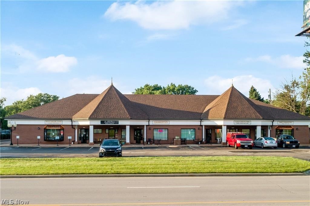 4463 Hills & Dales Road, Canton, OH