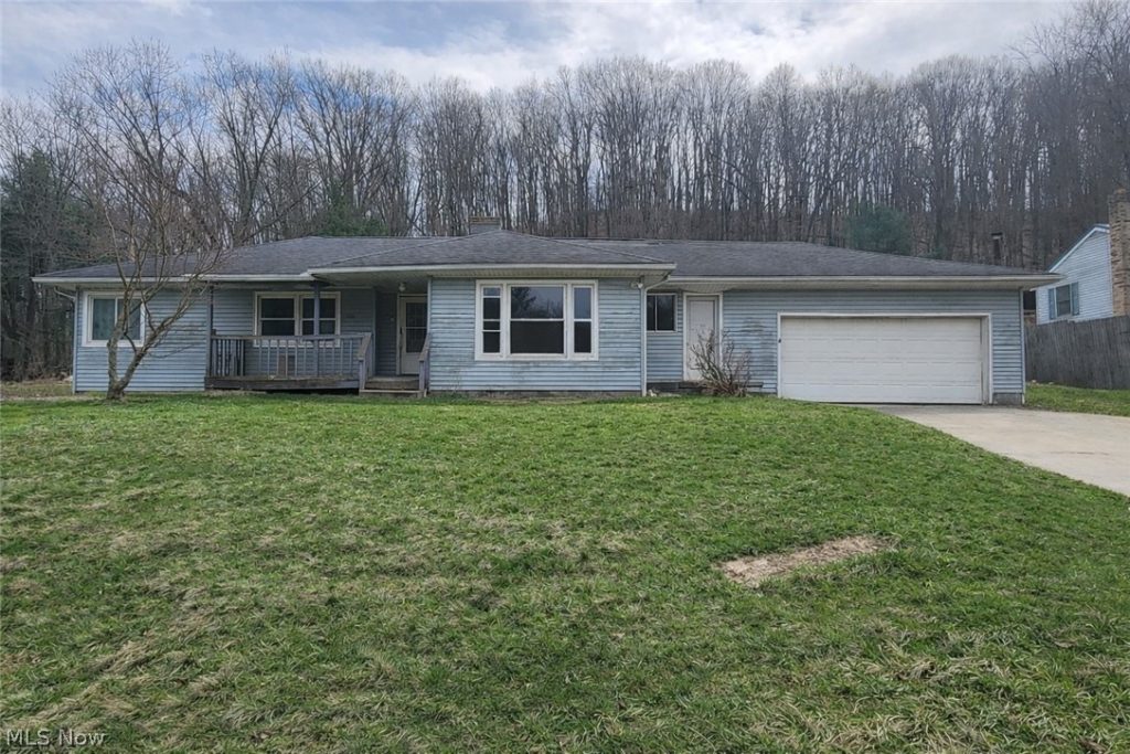 6869 Wardell Hollow Road, Uhrichsville, OH