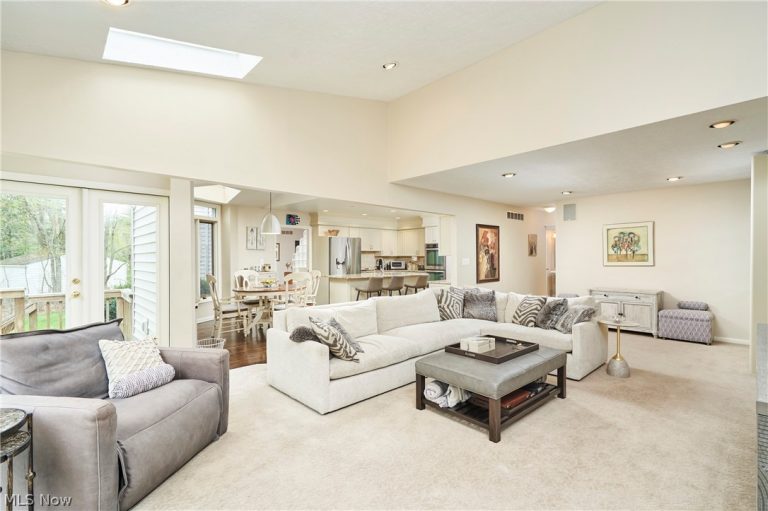 483 Beaverbrook Drive, Bath, OH - Photo 4