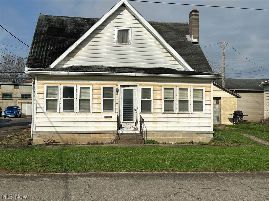409 East Street, Caldwell, OH