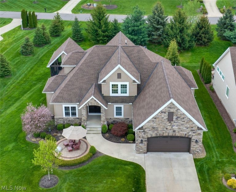 238 Westview Drive, Aurora, OH - Photo 2
