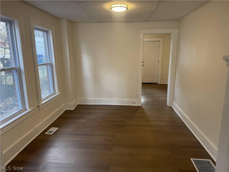 3242 Sycamore Road #Left Side, Cleveland Heights, OH - Photo 6