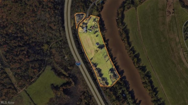 609 Little Kanawha River Road, Parkersburg, WV, 26101