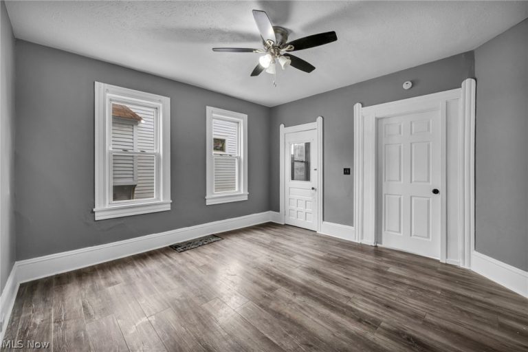 3134 88th Street, Cleveland, OH - Photo 6