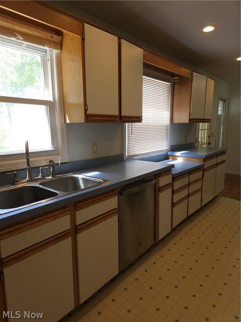 236 Tyler Avenue, Cuyahoga Falls, OH - Photo 8