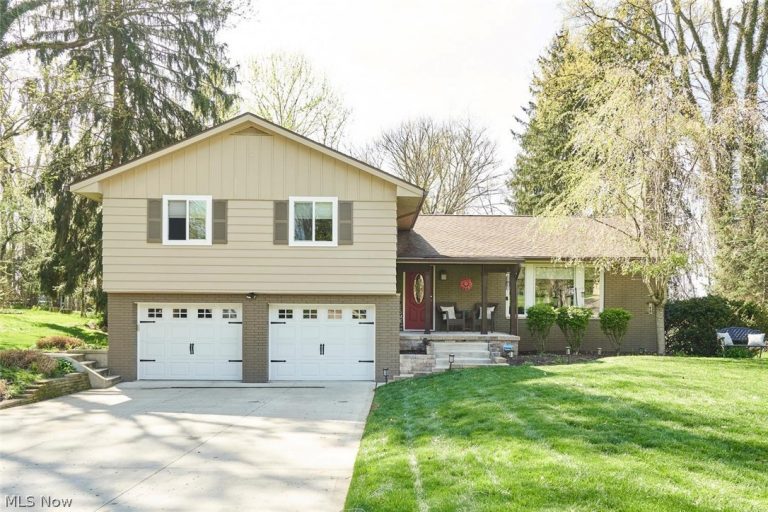 877 Locust Drive, Tallmadge, OH - Photo 2