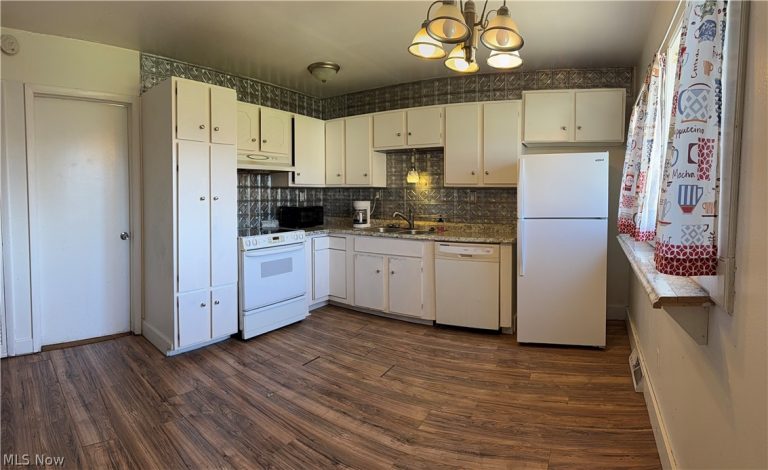 232 Parkland Boulevard, Vermilion, OH - Photo 6