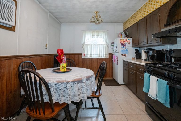 109 Greentree Lane, Weirton, WV - Photo 4