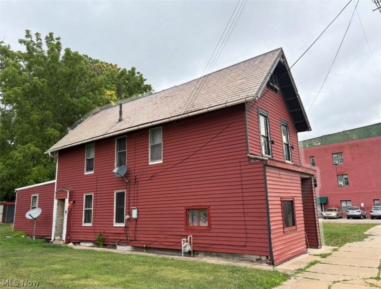 1205 Bridge Street, Ashtabula, OH - Photo 4