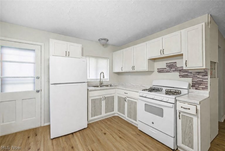 1300 Hazel Street, Akron, OH - Photo 5