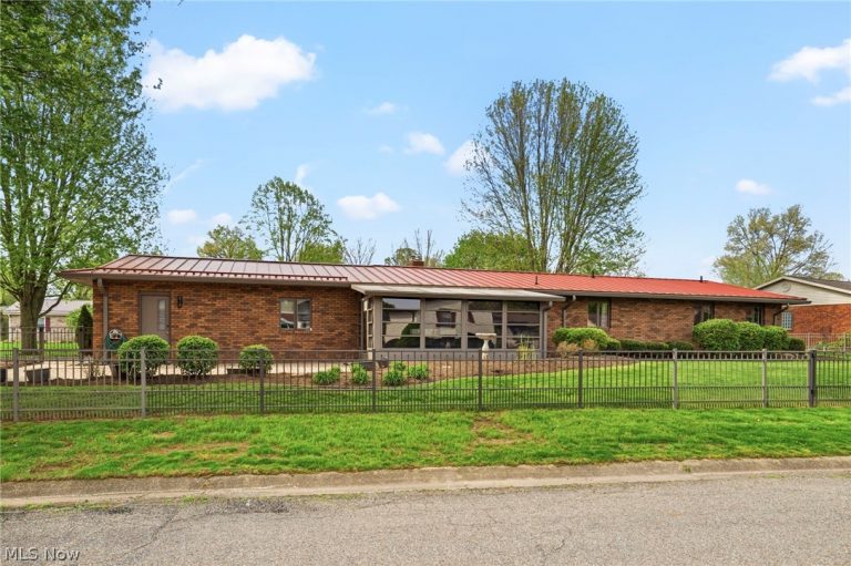 441 Stratton Avenue, New Philadelphia, OH - Photo 4