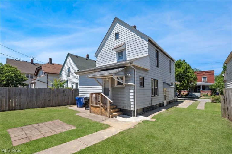 3911 Daisy Avenue, Cleveland, OH - Photo 2