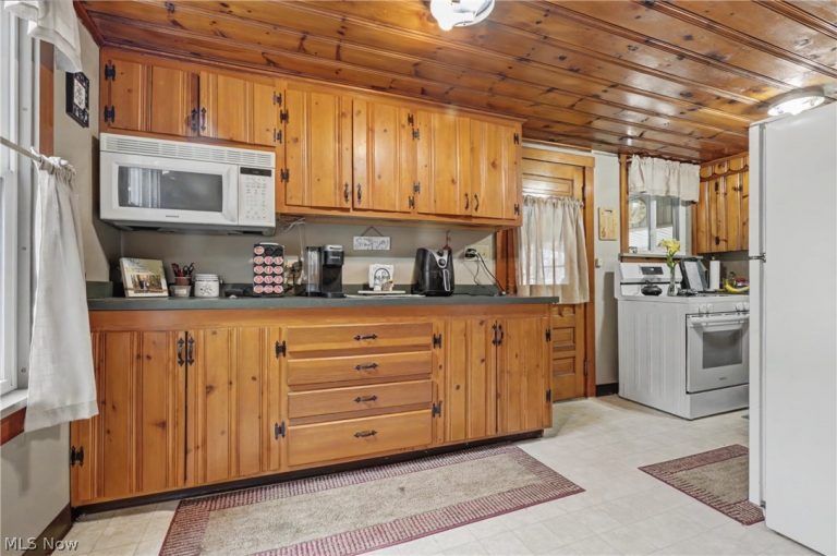 18280 5th Street, Beloit, OH - Photo 3