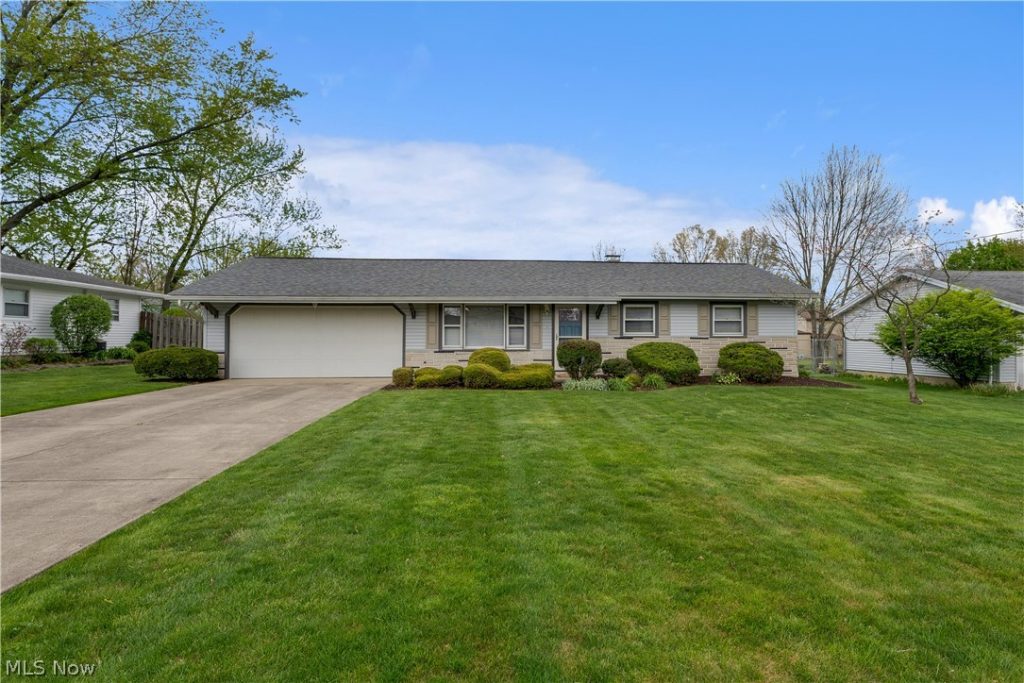4576 Alderwood Drive, Canfield, OH