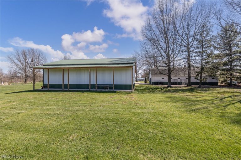 16118 Cowley Road, Grafton, OH - Photo 5