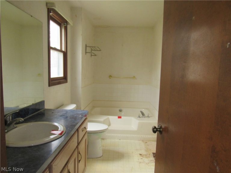 1615 84th Street, Cleveland, OH - Photo 8