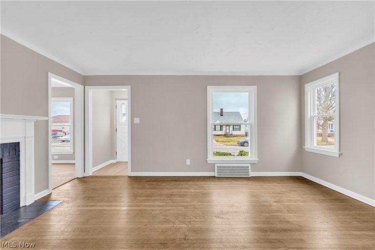 7111 Gerald Avenue, Parma, OH - Photo 4