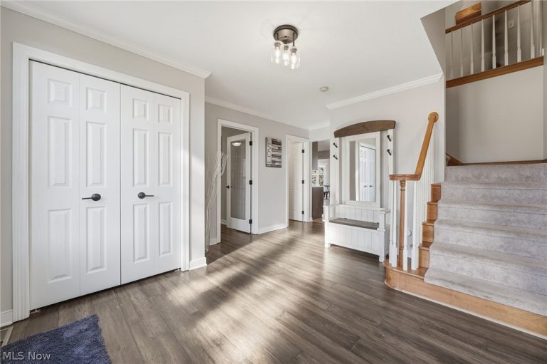 6625 Olde Stone Circle, Canton, OH - Photo 4