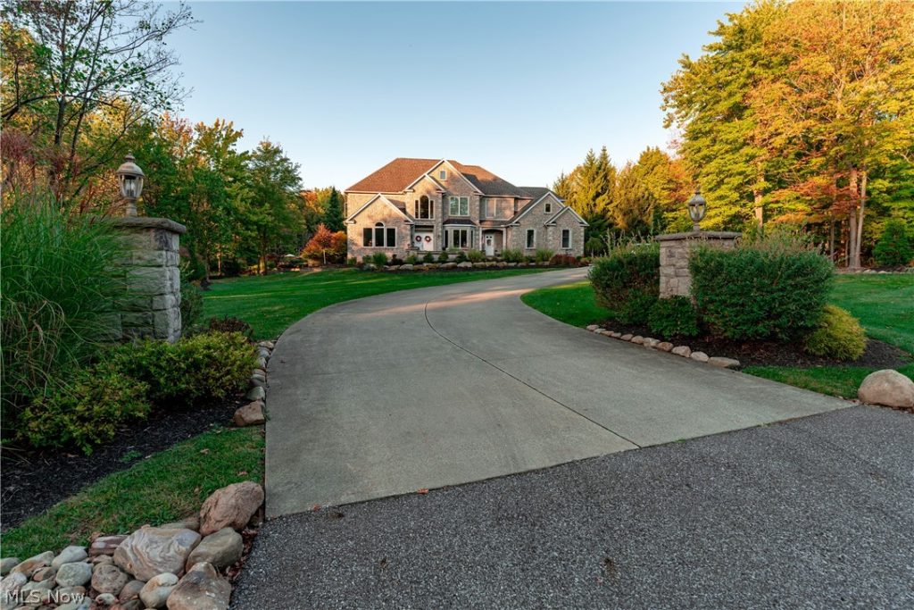4471 Forest Brooke Court, Richfield, OH