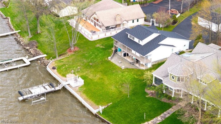 1408 River Road, Lake Milton, OH - Photo 6