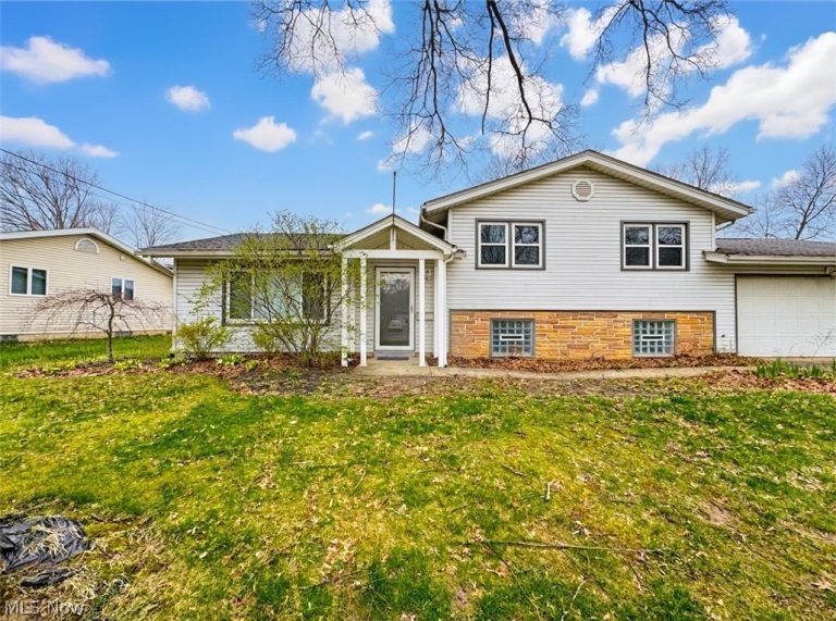 3786 Bryant Drive, Youngstown, OH - Photo 3