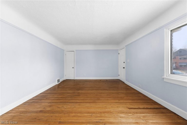 876 Eloise Drive, Cleveland Heights, OH - Photo 4