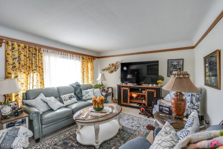 7295 Oakwood Road, Parma, OH - Photo 4