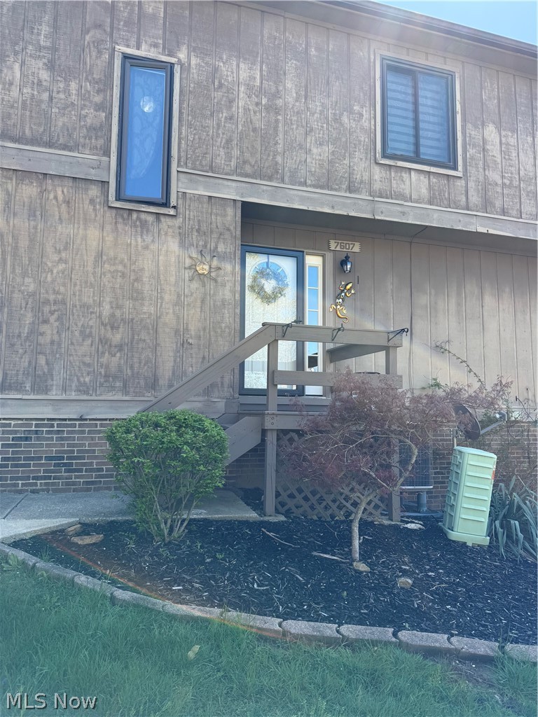 7607 Creekwood Drive, North Royalton, OH, 44133