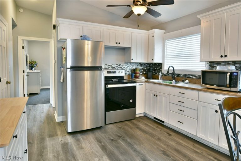 2401 Stewart Drive, Warren, OH - Photo 8