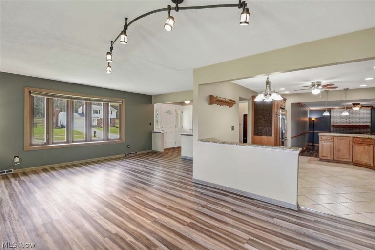 7350 Ames Road, Parma, OH - Photo 6