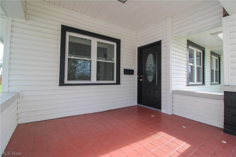 65 Duquesne Street, Columbiana, OH - Photo 3