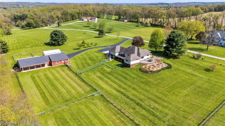 6569 Milhaven Avenue, Canal Fulton, OH - Photo 2