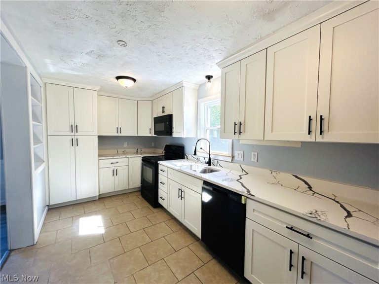 1384 Kings Creek Road, Weirton, WV - Photo 6