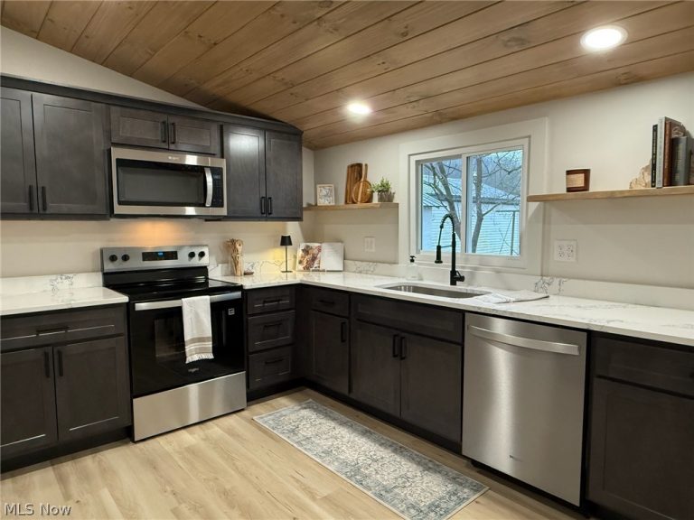 1986 Carolina Street, Dover, OH - Photo 3