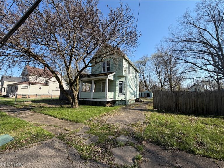 199 Forest Street, Warren, OH - Photo 3